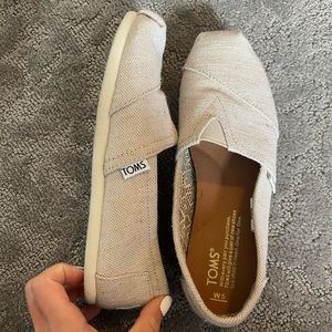 Womens TOMS shoes